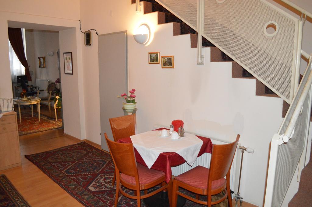 Hotel Pension Walzerstadt เวียนนา ภายนอก รูปภาพ